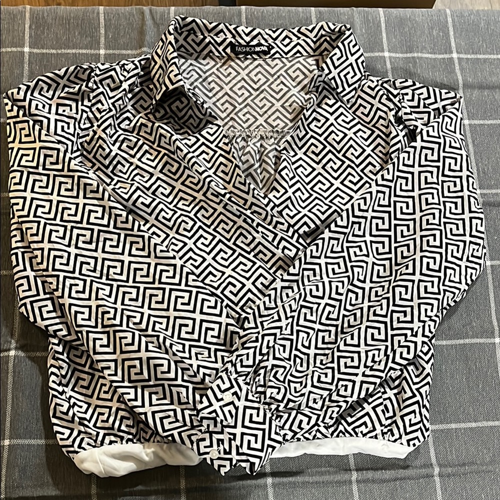 Fashion Nova Monochrome Maze Pattern Top